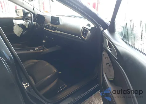 2018 Mazda Mazda3 Touring z USA, uszkodzony, nr VIN 3MZBN1V32JM246448